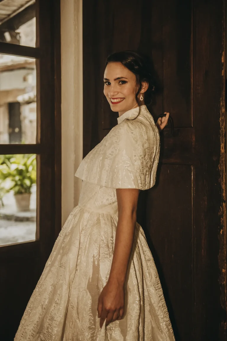 Vestido y tocado para madrina