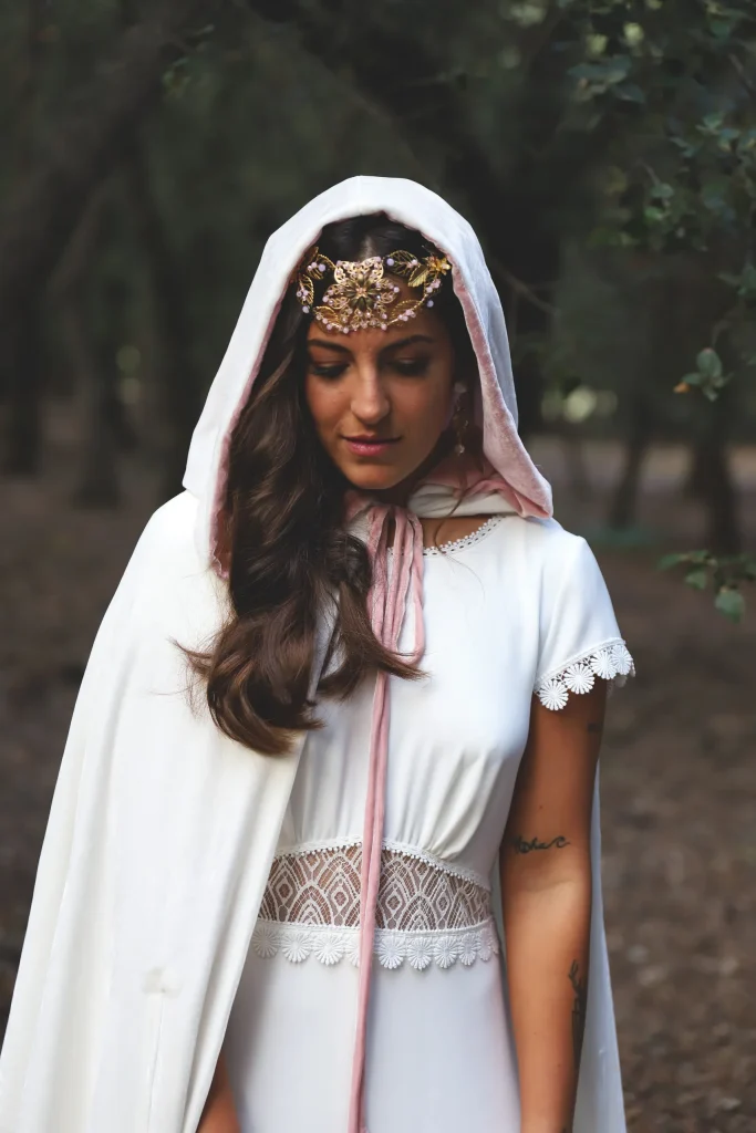 Madrina con capa y diadema